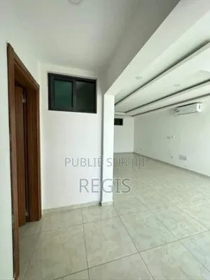 3chbre Appartement dans Appartement, Cocody à Louer