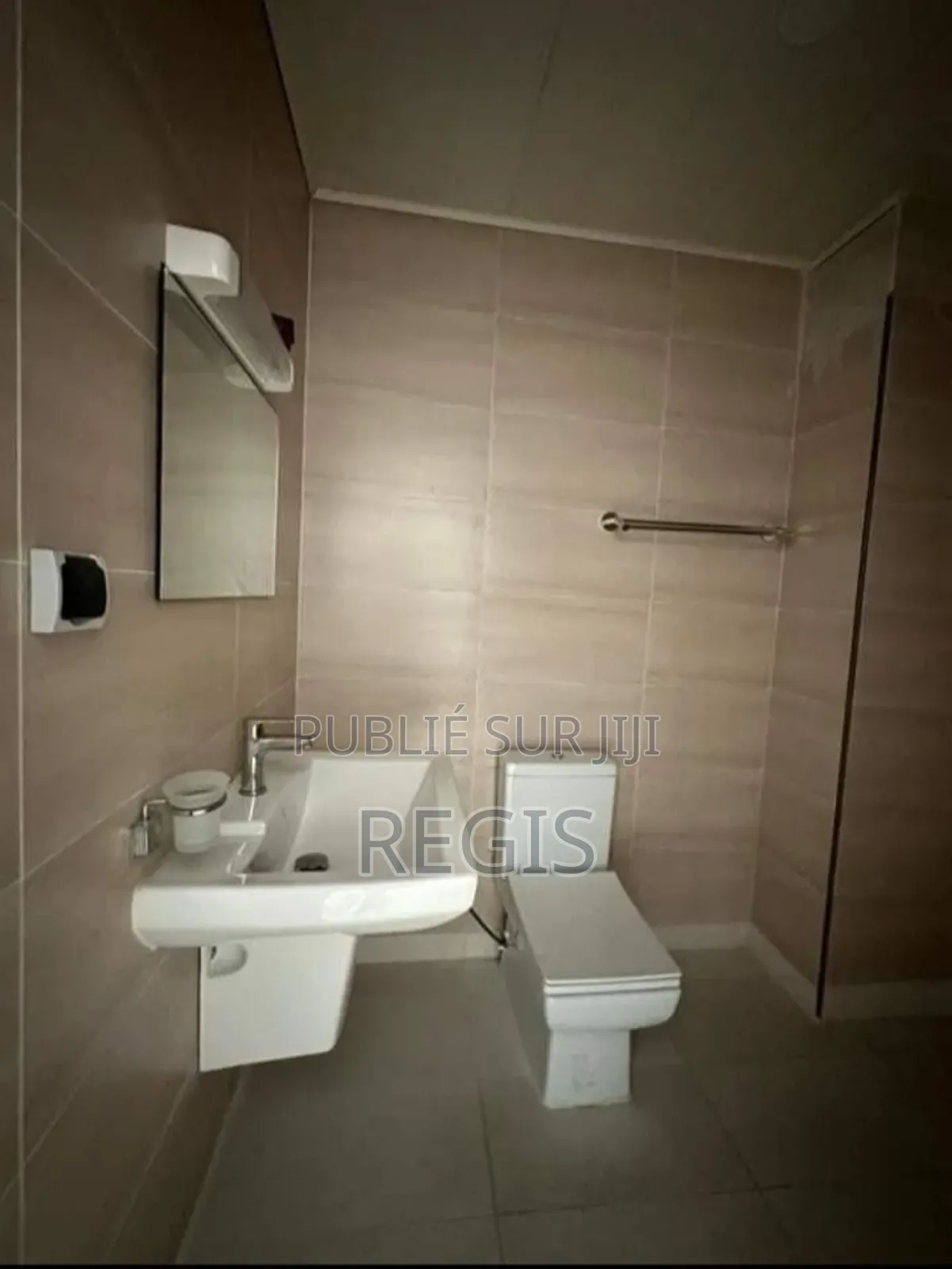 3chbre Appartement dans Appartement, Cocody à Louer