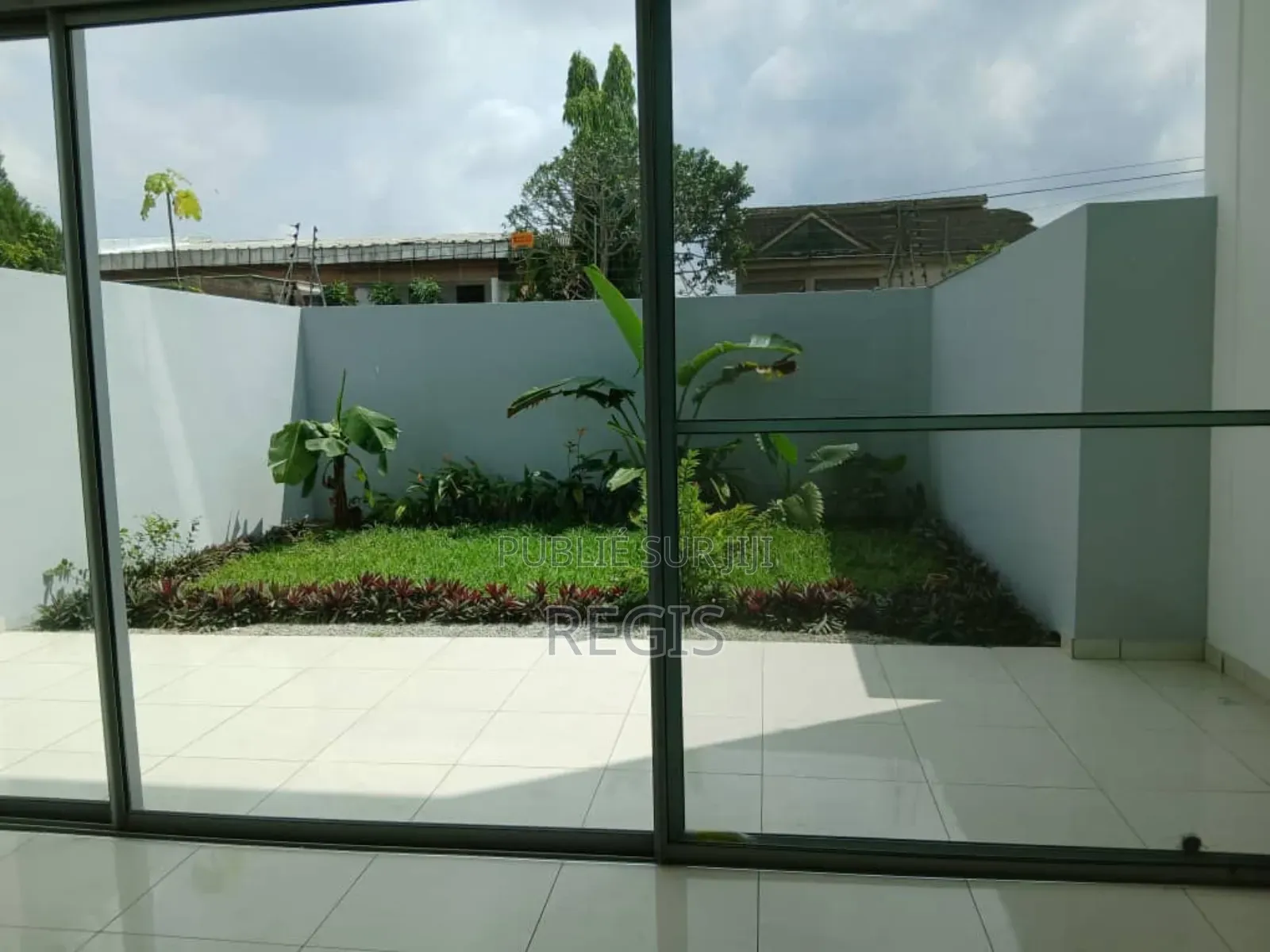 2chbre Appartement dans Appartement, Cocody à Louer