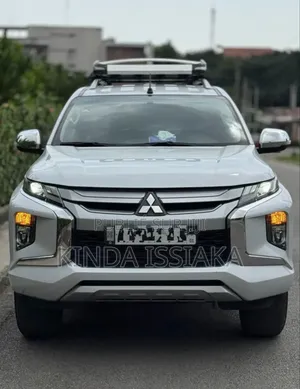 Mitsubishi L200 2024 Blanc cassé
