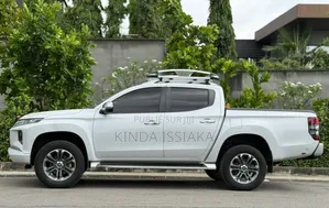 Photo - Mitsubishi L200 2024 Blanc cassé