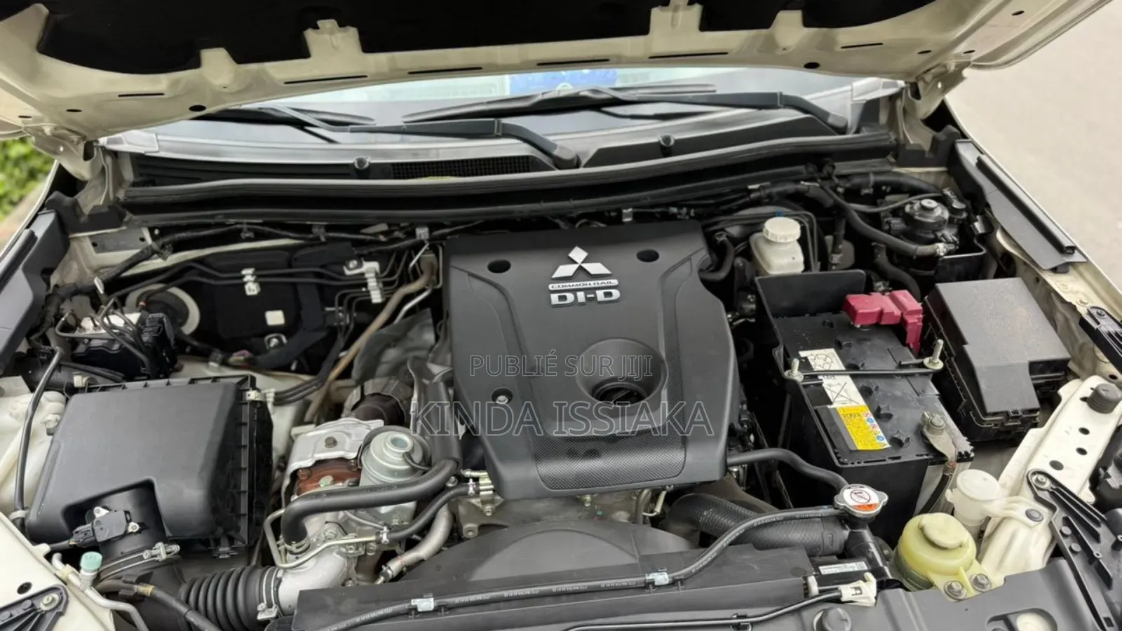 Mitsubishi L200 2024 Blanc cassé