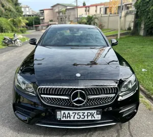 Photo - Mercedes-Benz E300 2019 Black