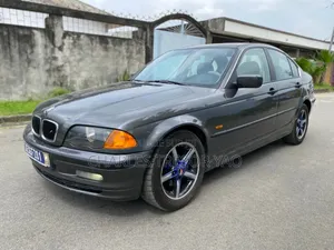 Photo - BMW 2002 1995 Gris