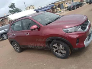 Kia Sonet 2023 Rouge