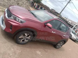 Kia Sonet 2023 Rouge