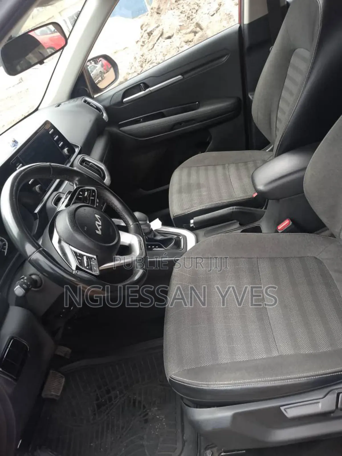 Kia Sonet 2023 Rouge