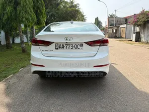 Hyundai Elantra Limited 2018 Blanc