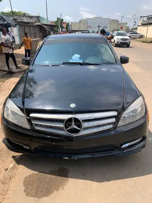 Photo - Mercedes-Benz C300 2013 Black