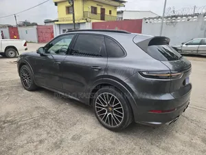 Porsche Cayenne 2020 Marron
