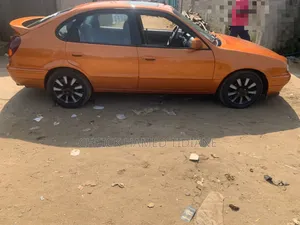 Toyota Corolla 2005 Orange