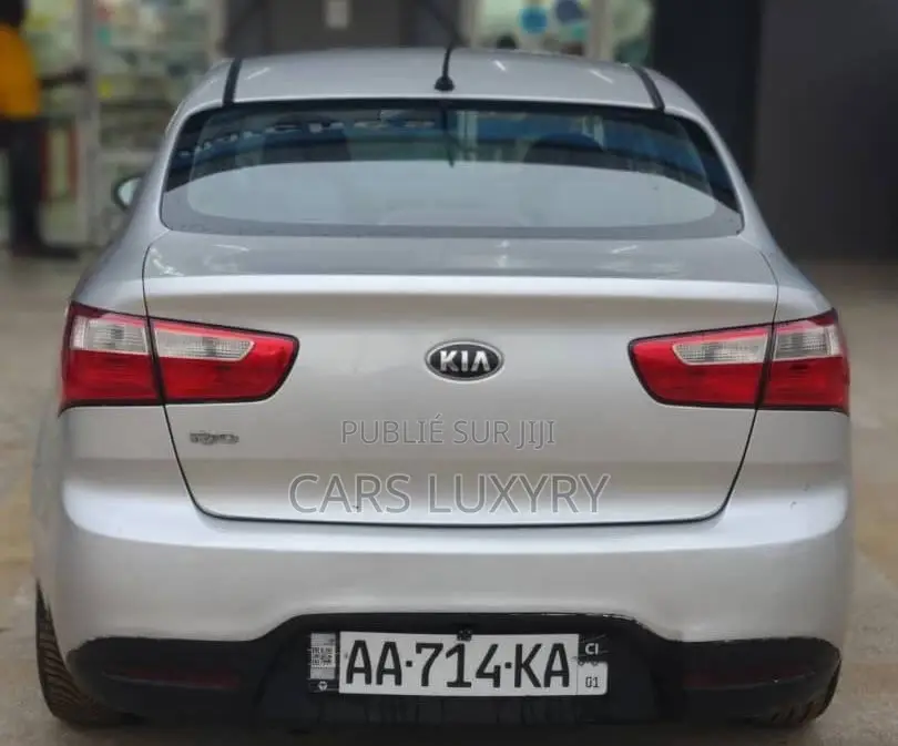 Kia Rio EX 4dr Hatchback (1.6L 4cyl 6A) 2015 Gris