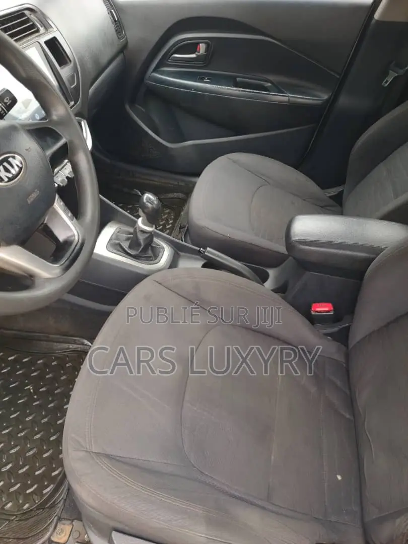 Kia Rio EX 4dr Hatchback (1.6L 4cyl 6A) 2015 Gris