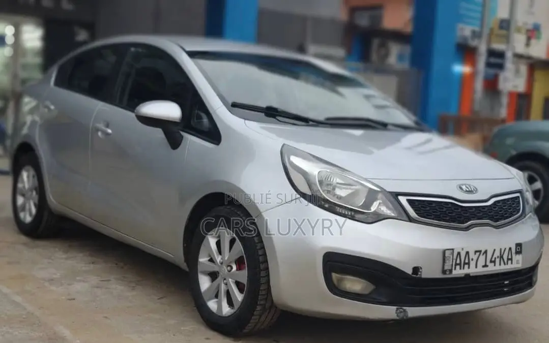 Kia Rio EX 4dr Hatchback (1.6L 4cyl 6A) 2015 Gris