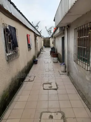 2chbre Maison dans Beraka Corporation, Anyama à Vendre