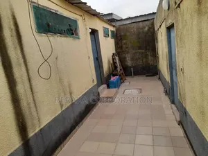 2chbre Maison dans Beraka Corporation, Anyama à Vendre