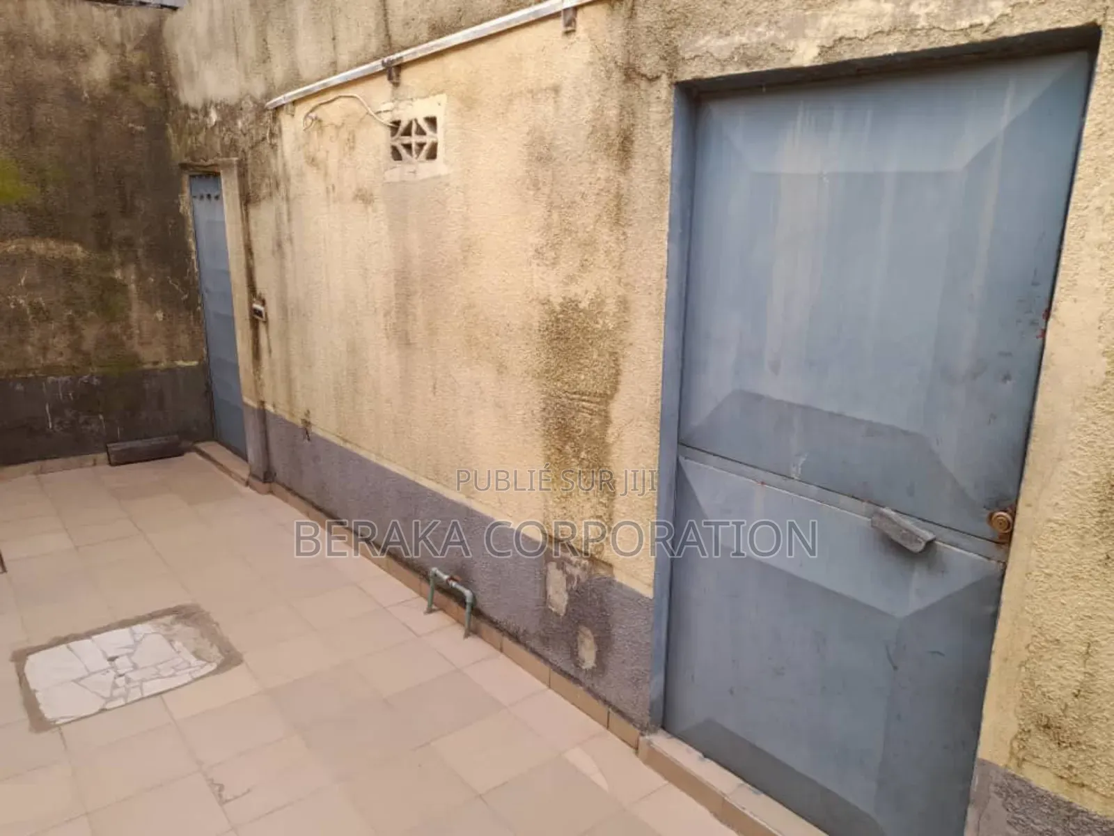 2chbre Maison dans Beraka Corporation, Anyama à Vendre