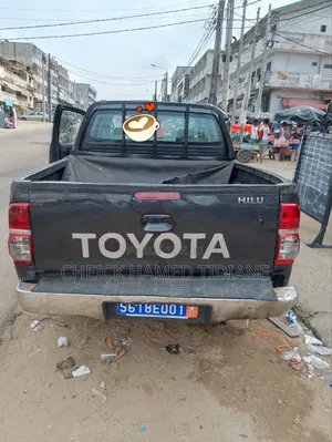 Toyota Hilux 2008 Noir Mat