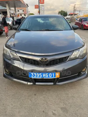 Photo - Toyota Camry LE 4dr Sedan (2.5L 4cyl 6A) 2016 Gris