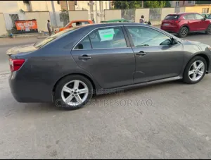 Toyota Camry LE 4dr Sedan (2.5L 4cyl 6A) 2016 Gris