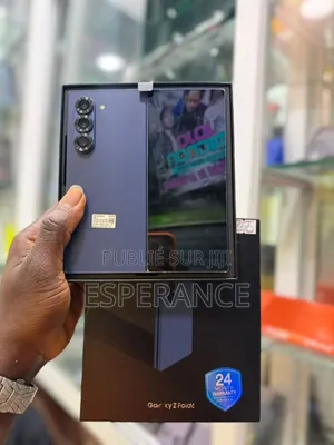 Photo - Samsung Galaxy Z Fold6 256 GB Black