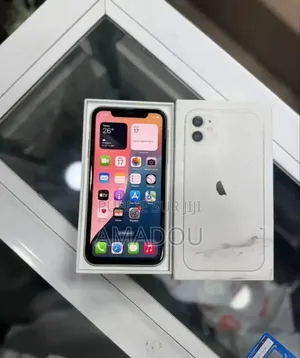 Photo - New Apple iPhone 11 128 GB Blanc