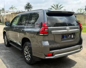 Toyota Land Cruiser Prado 2019 Vert
