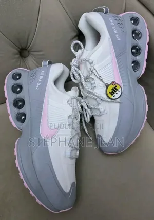 Photo - Vente De Chaussures