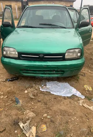 Photo - Nissan Micra 2003 Vert