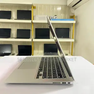 Ordinateur Portable Apple MacBook Air 2015 8GB Intel Core I5 SSD 128GB