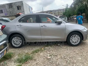 Suzuki Dzire 2023 Gris