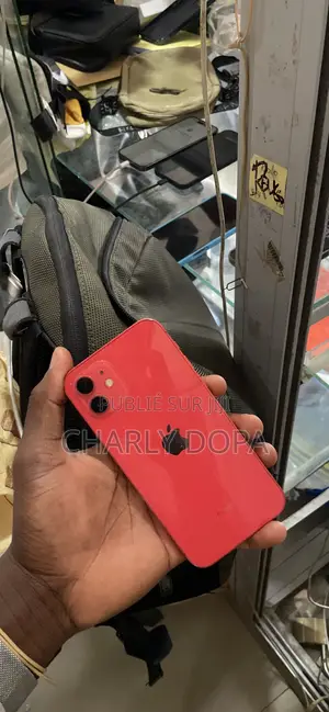 Apple iPhone 12 64 GB Rouge