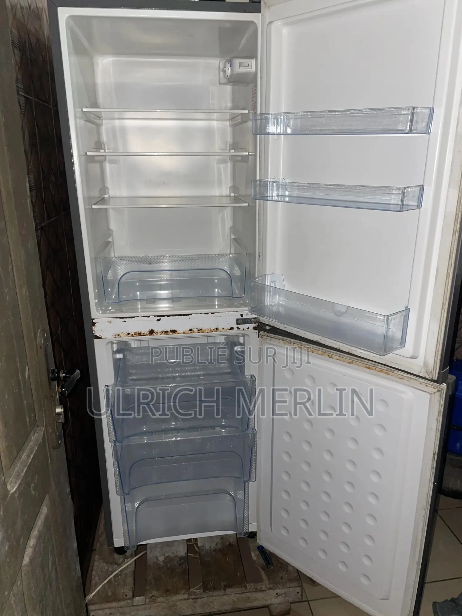 Réfrigérateur D’Occasion Propre