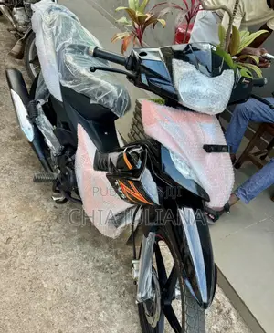 New TVS Apache 160 4V 2025 Gris