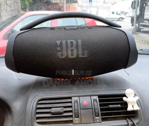 Photo - JBL Boombox 3