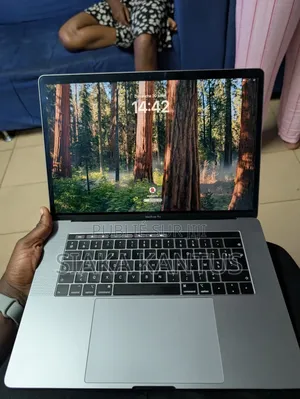 New Apple MacBook Pro 2019 32GB Intel Core I9 SSD 1T