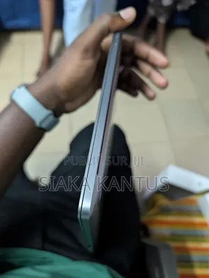 New Apple MacBook Pro 2019 32GB Intel Core I9 SSD 1T