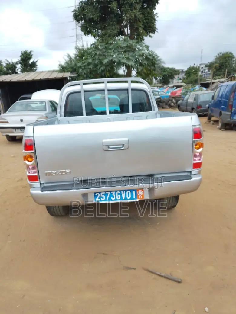 Mazda BT-50 2015 Gris