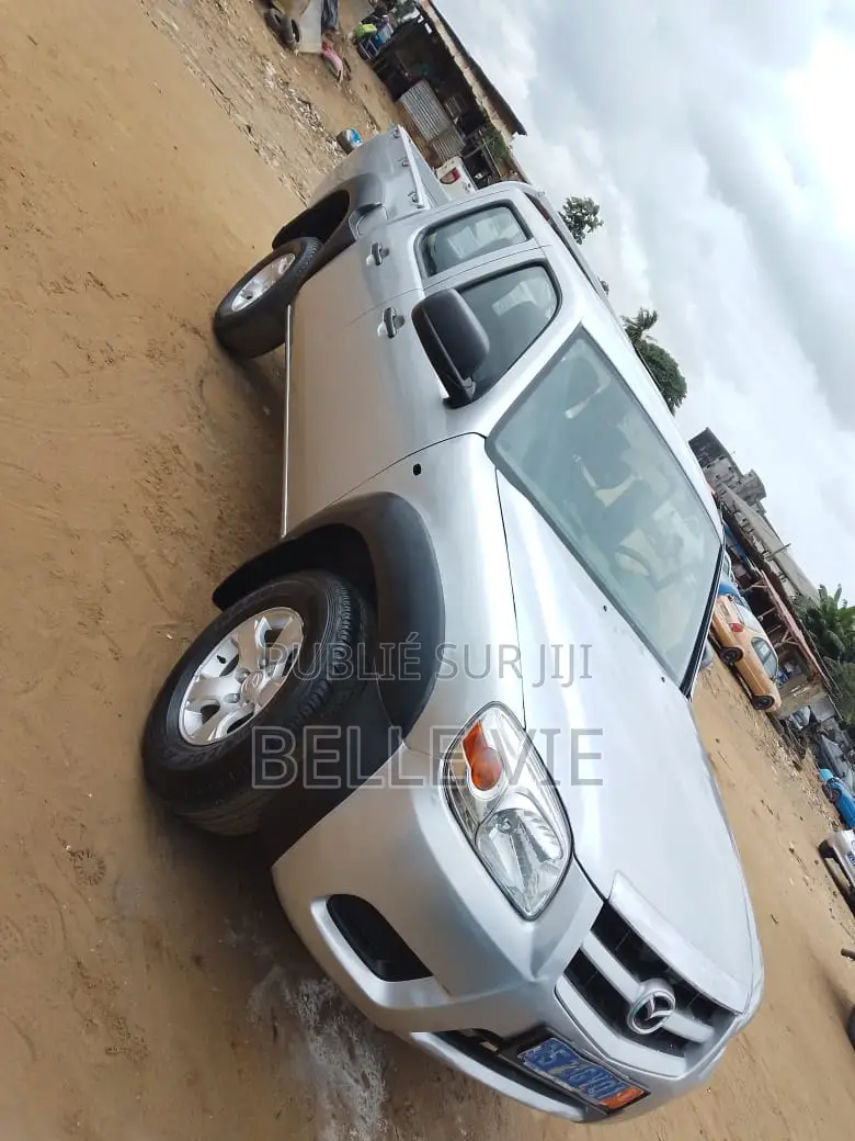 Mazda BT-50 2015 Gris