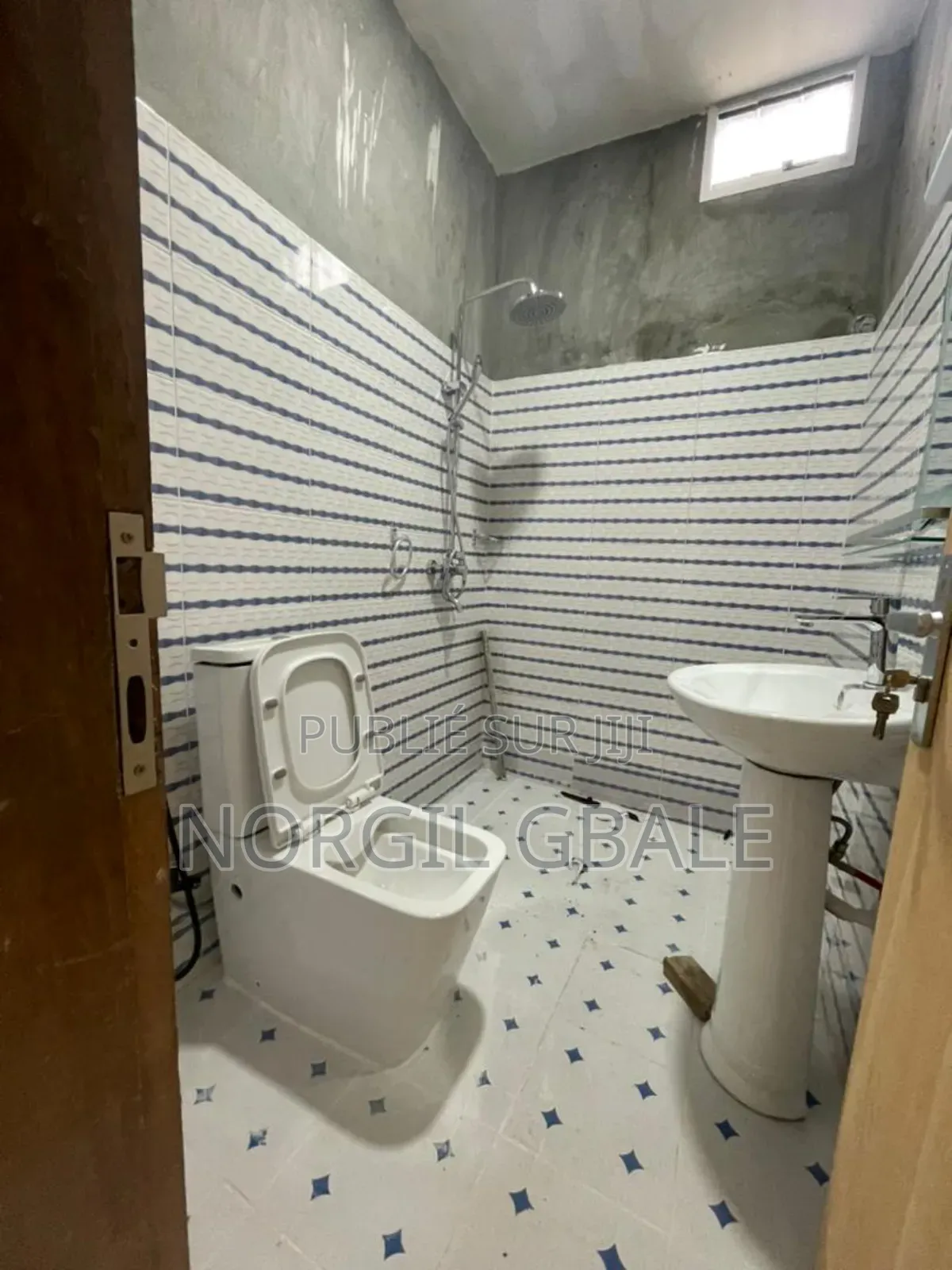 3chbre Appartement dans Avec Norco, Cocody à Louer