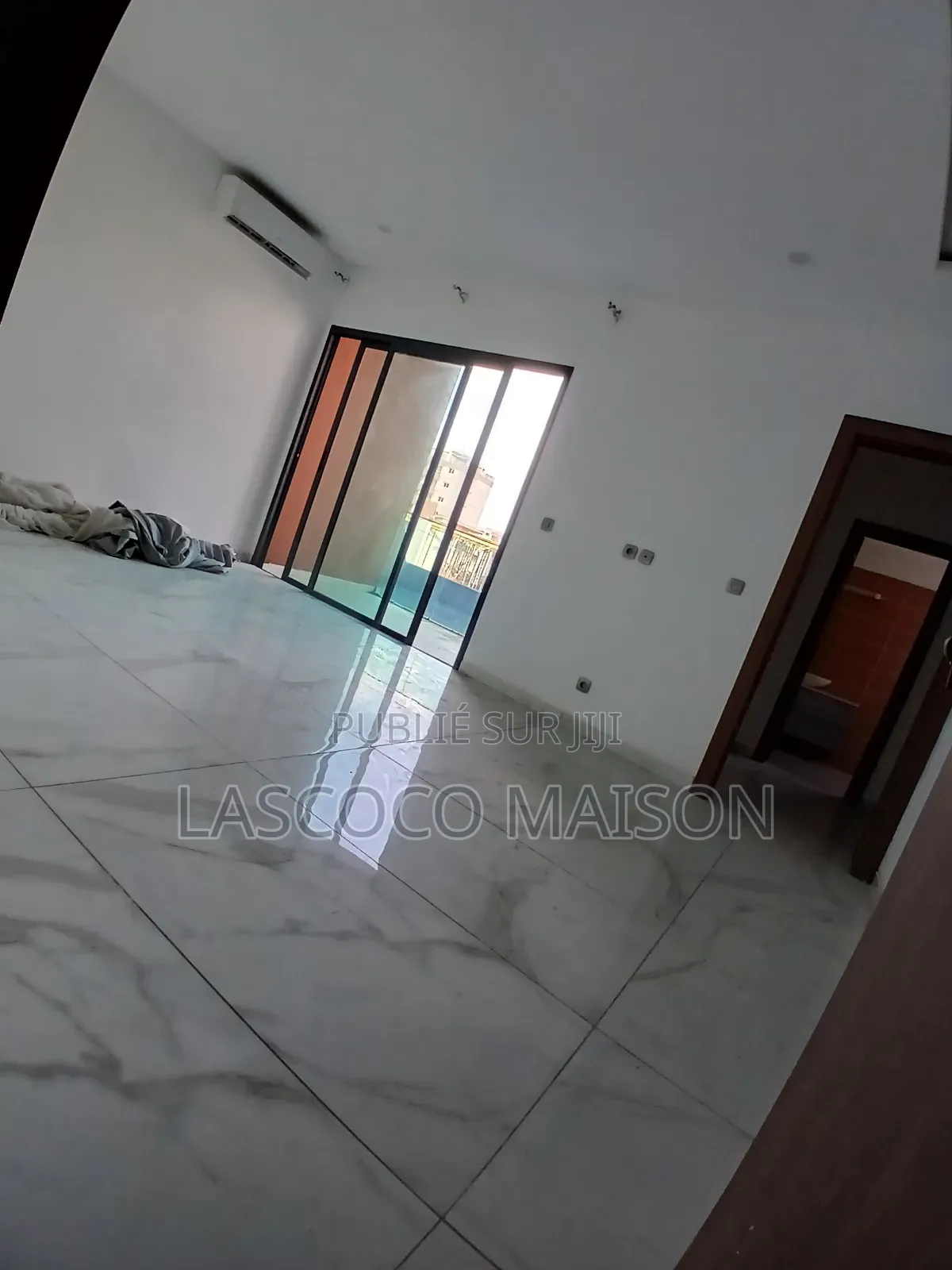 3chbre Appartement dans Lascoco Maison, Cocody à Louer