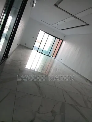 3chbre Appartement dans Lascoco Maison, Cocody à Louer