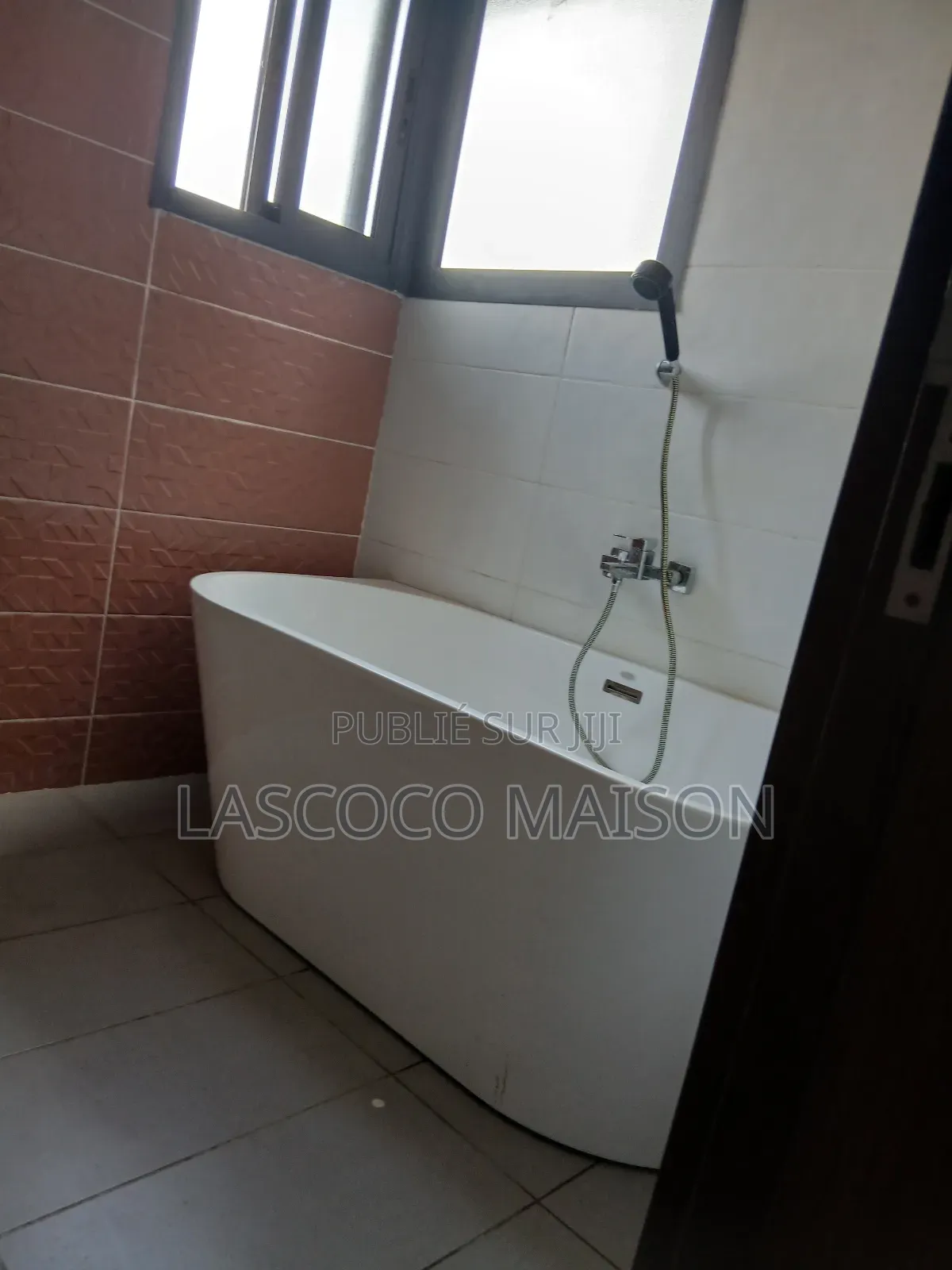 3chbre Appartement dans Lascoco Maison, Cocody à Louer