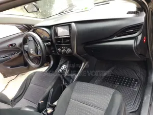 Toyota Yaris 2021 Black