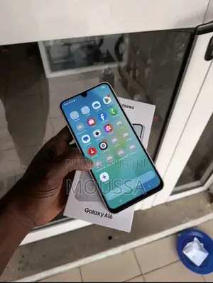 Neuf Samsung Galaxy A16 5G 128 GB Blanc