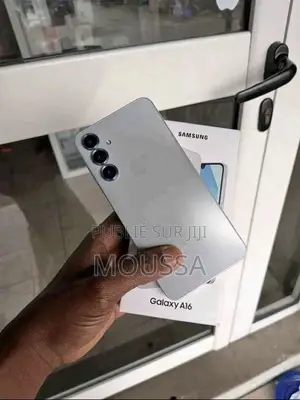 Neuf Samsung Galaxy A16 5G 128 GB Blanc