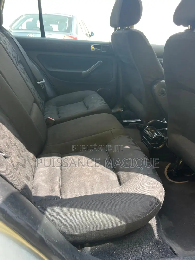 Volkswagen Golf 1999 Gris