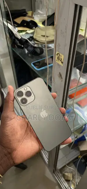 Photo - Apple iPhone 13 Pro Max 128 GB Black