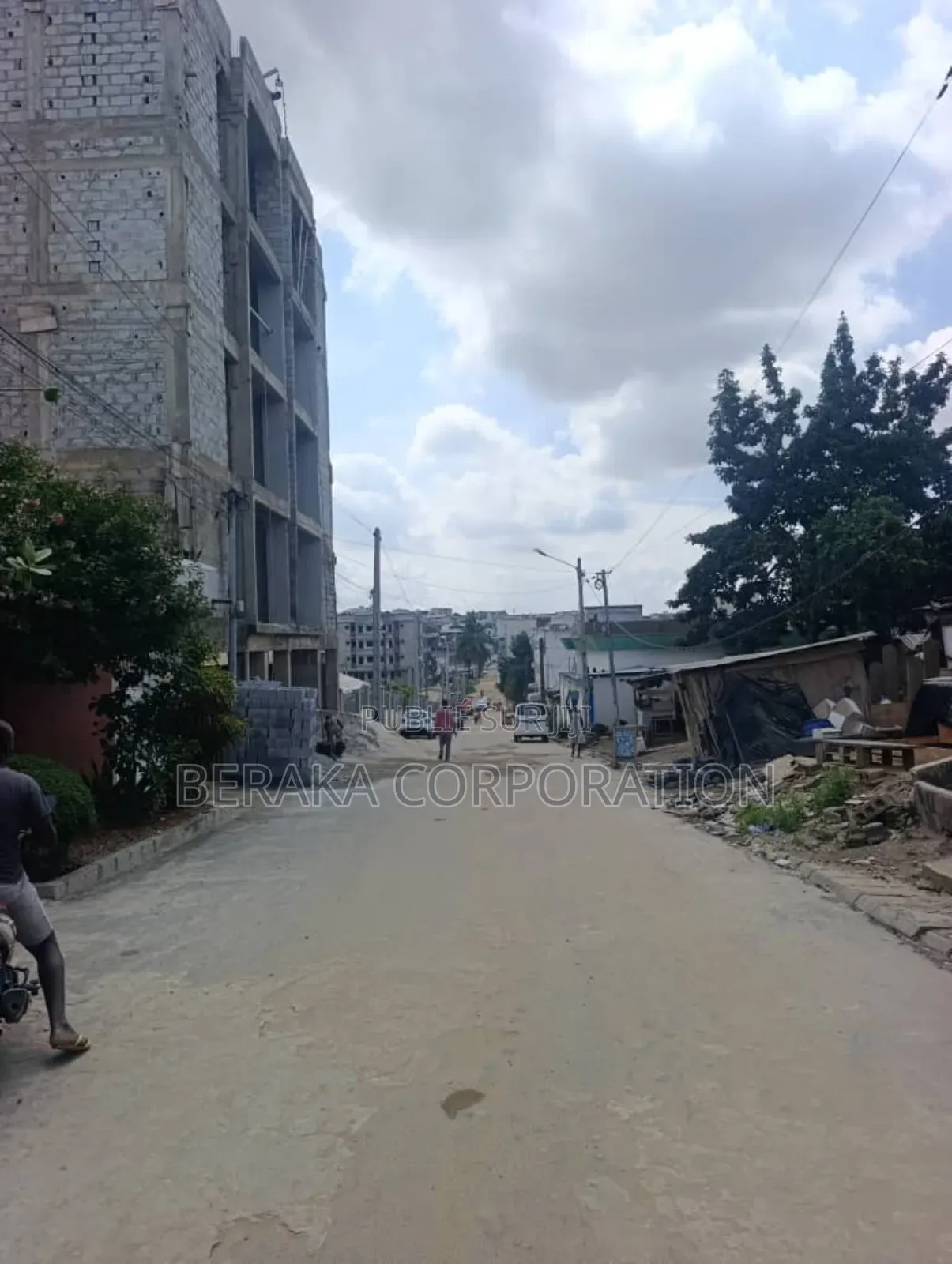 420m2 Avec Acd en Vente a La Palmeraie