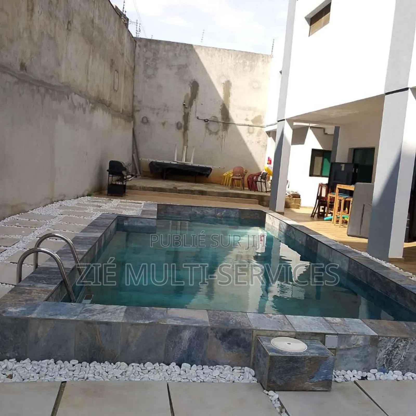 7chbre Duplex dans Zié Multi-Service, Cocody à Vendre